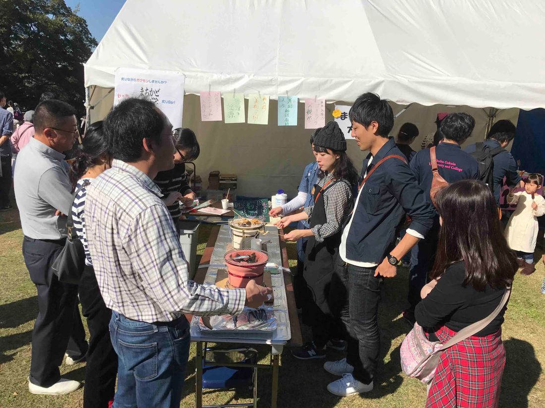 おしゃべりする：対話の場のようす